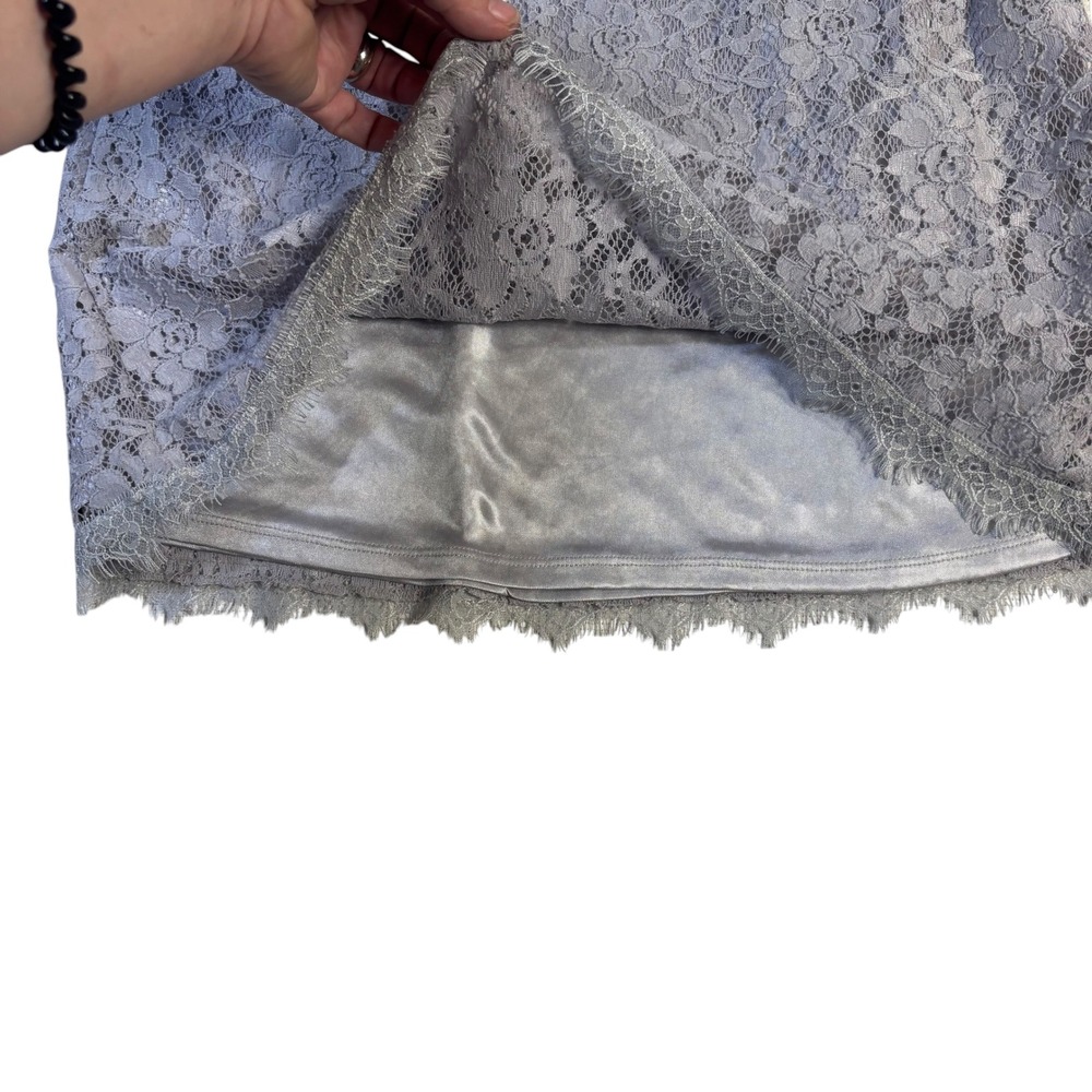 Laundry by Shelli Segal Silver Floral Lace Sleeveless Top Scalloped Hem Size L - Picture 7 of 10